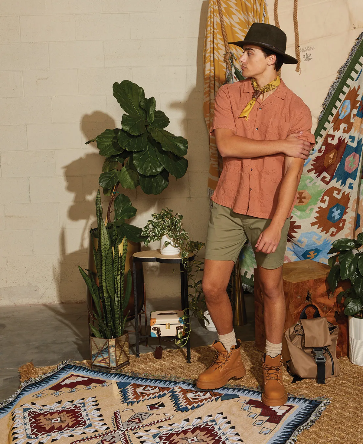 Lucas 6" Tailored Short (Light Olive)