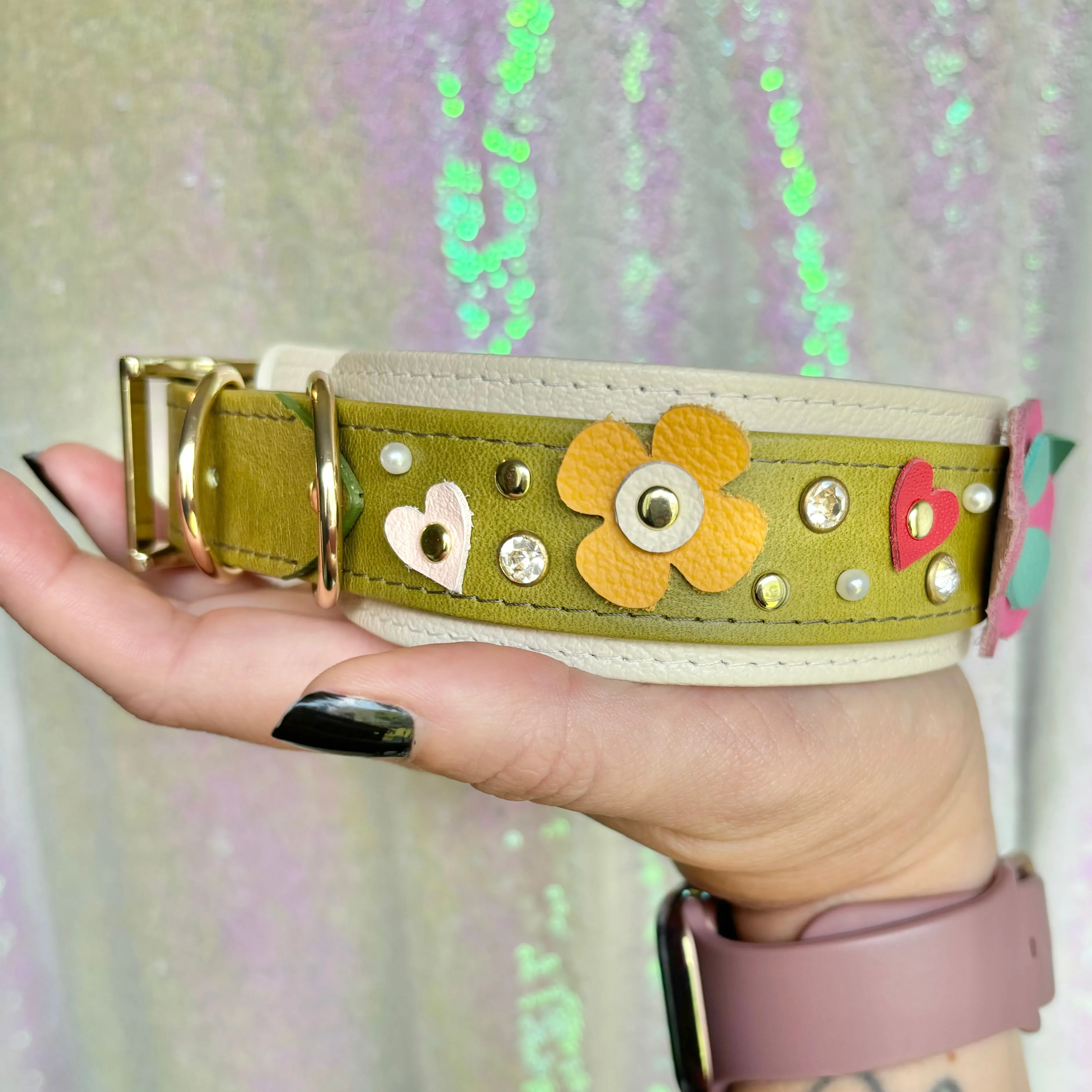 Vintage Wildflower Garden Bold Collar