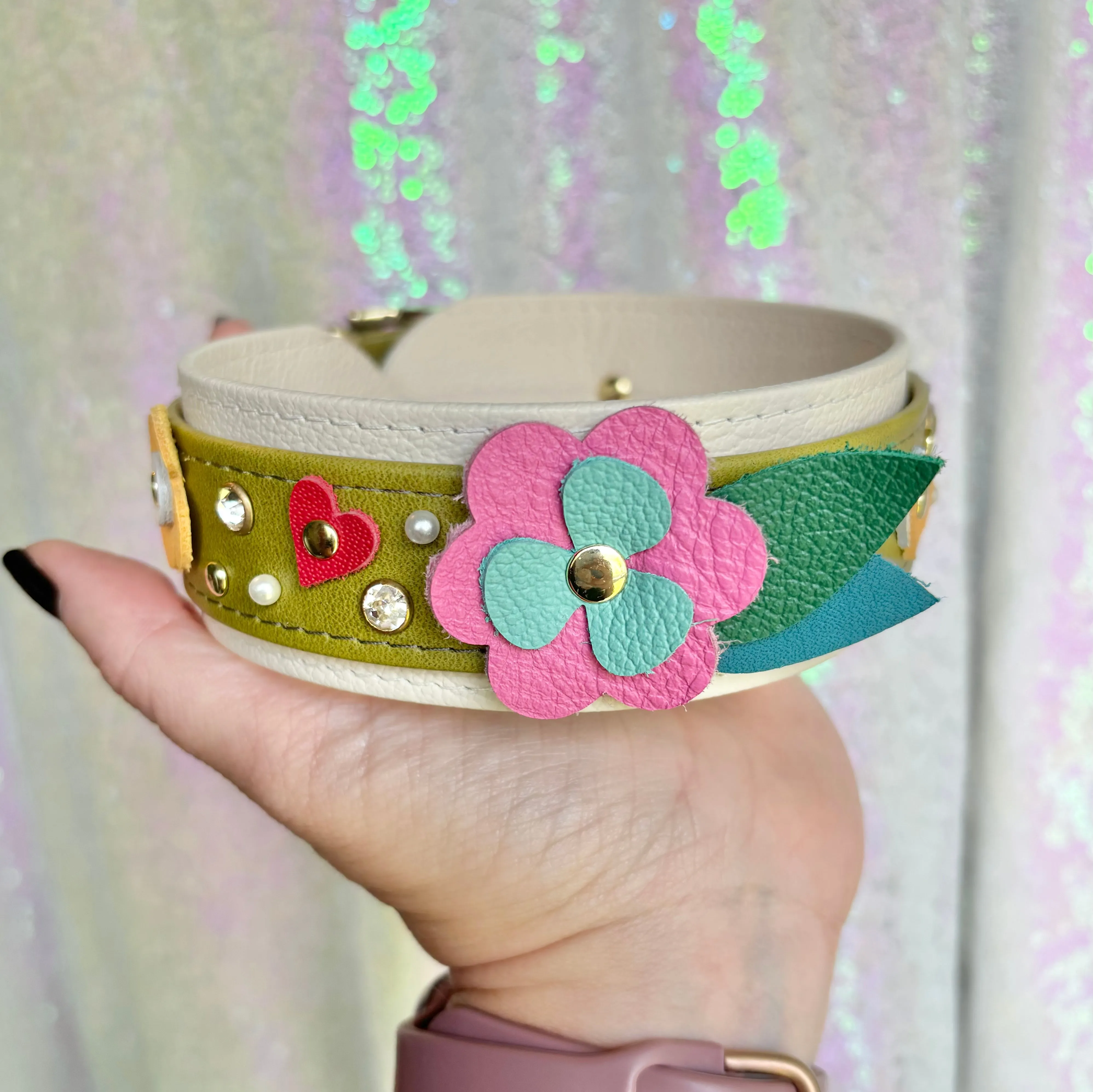 Vintage Wildflower Garden Bold Collar