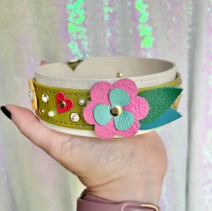 Vintage Wildflower Garden Bold Collar